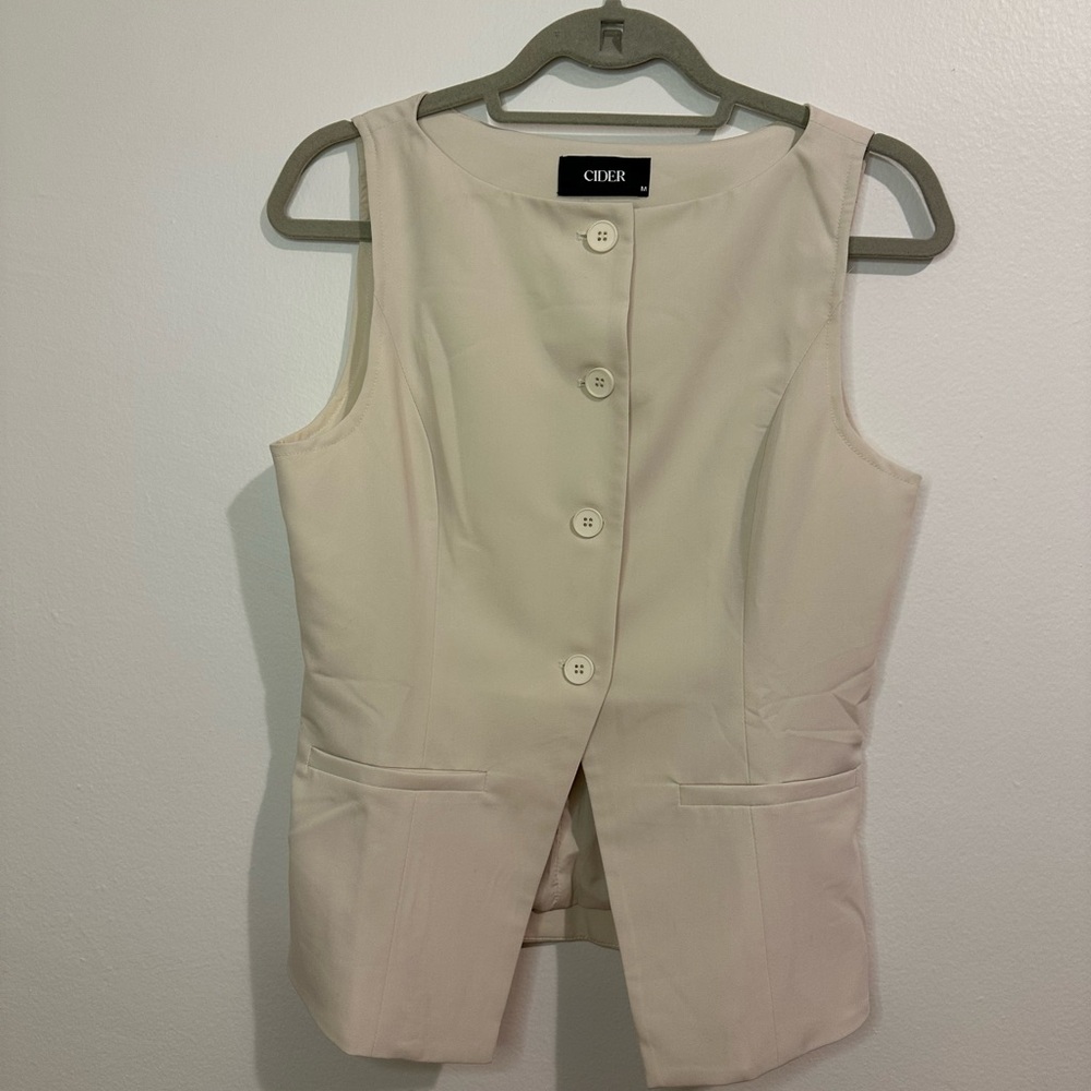 Cider Cream Buttoned Vest